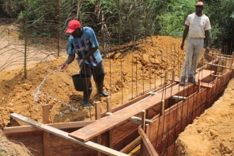 Nkonga - Bau eines Kanals